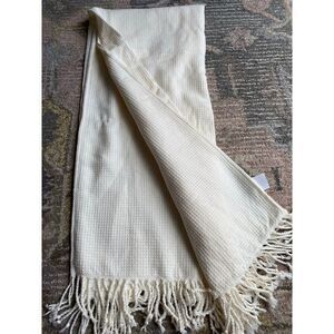 Hearth & Hand Magnolia Cream Acrylic Throw blanket